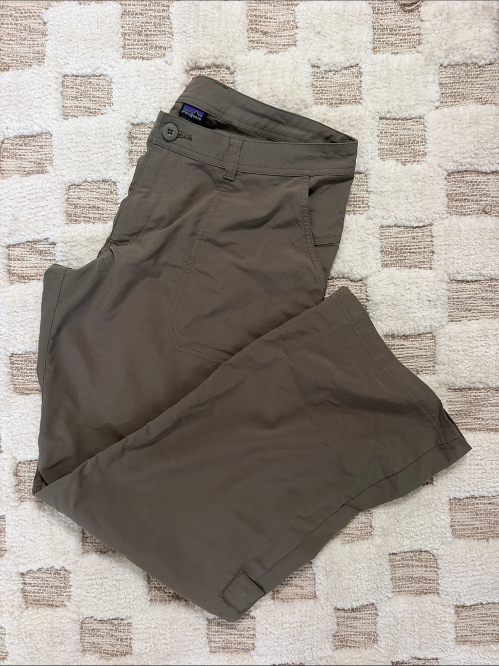 Patagonia women’s Olive Brown Chino Pants